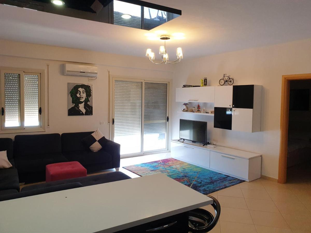 Asta Apartments Free Private Parking Vlorë 外观 照片