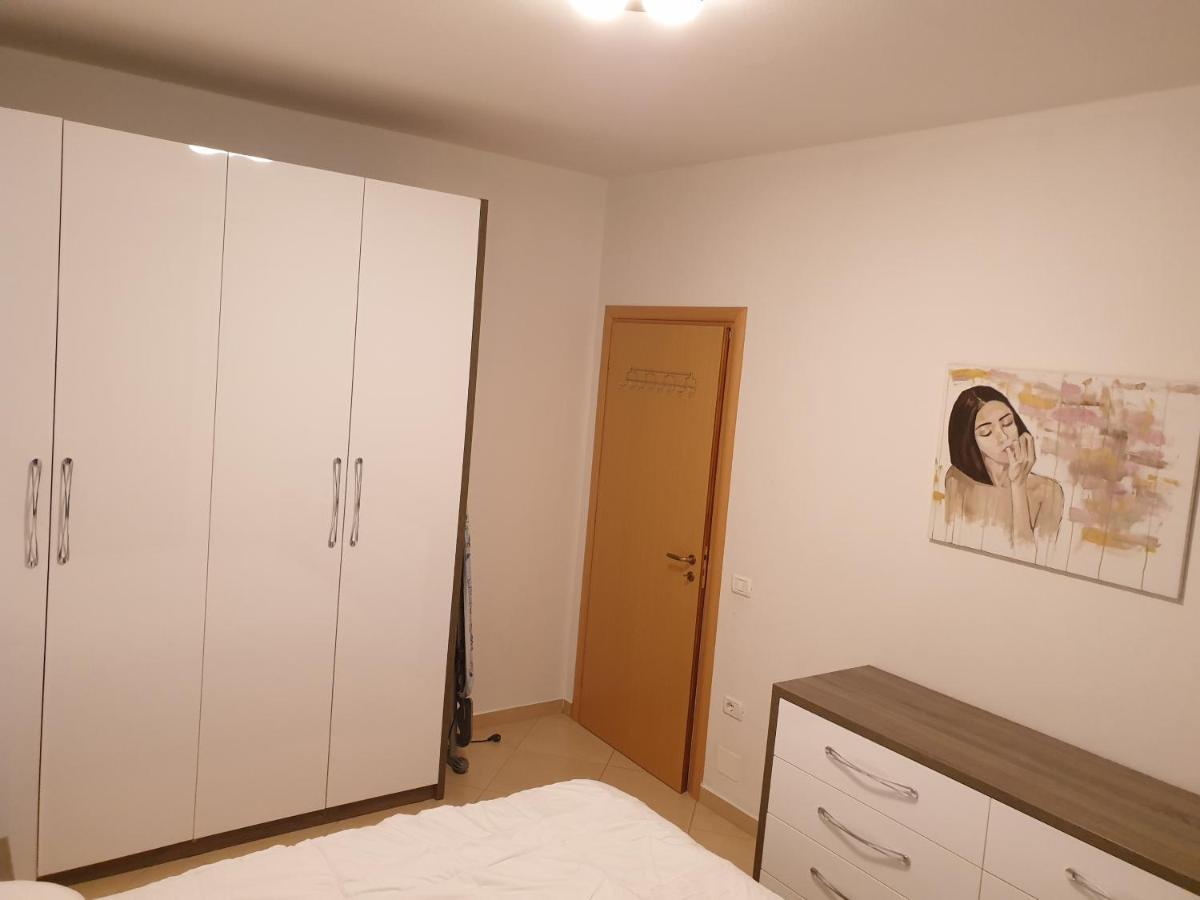 Asta Apartments Free Private Parking Vlorë 外观 照片